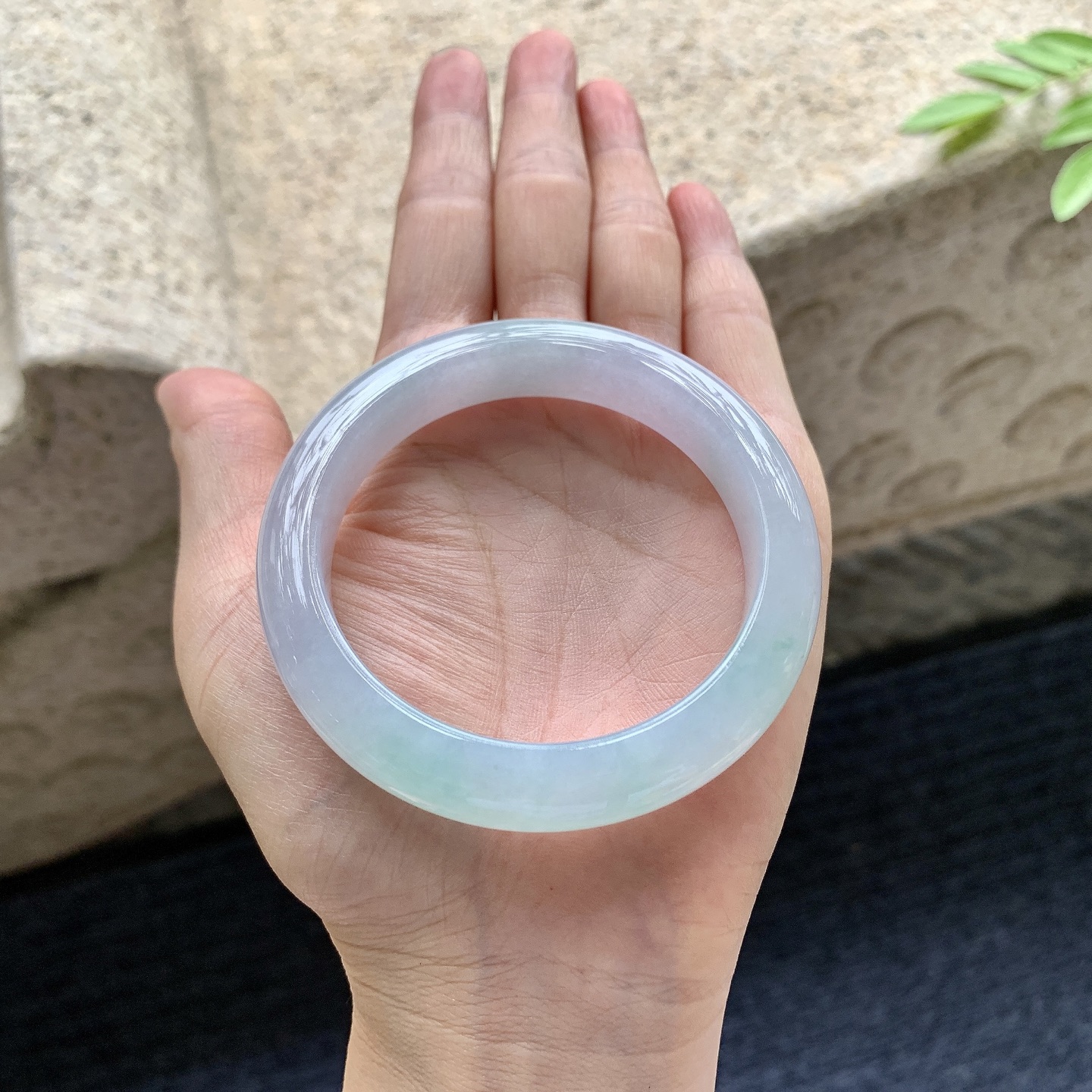正圈53 54，圈口54/11/8.8，编码AD080414，糯冰春彩，水润，种老，细腻，无裂。