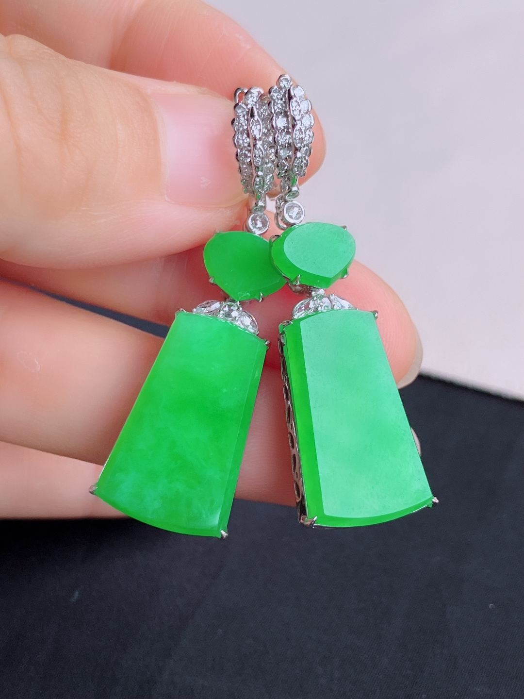 翠绿耳环，简约时尚，尺寸49.3/30.5/22/14.5/5.6/自然光实拍