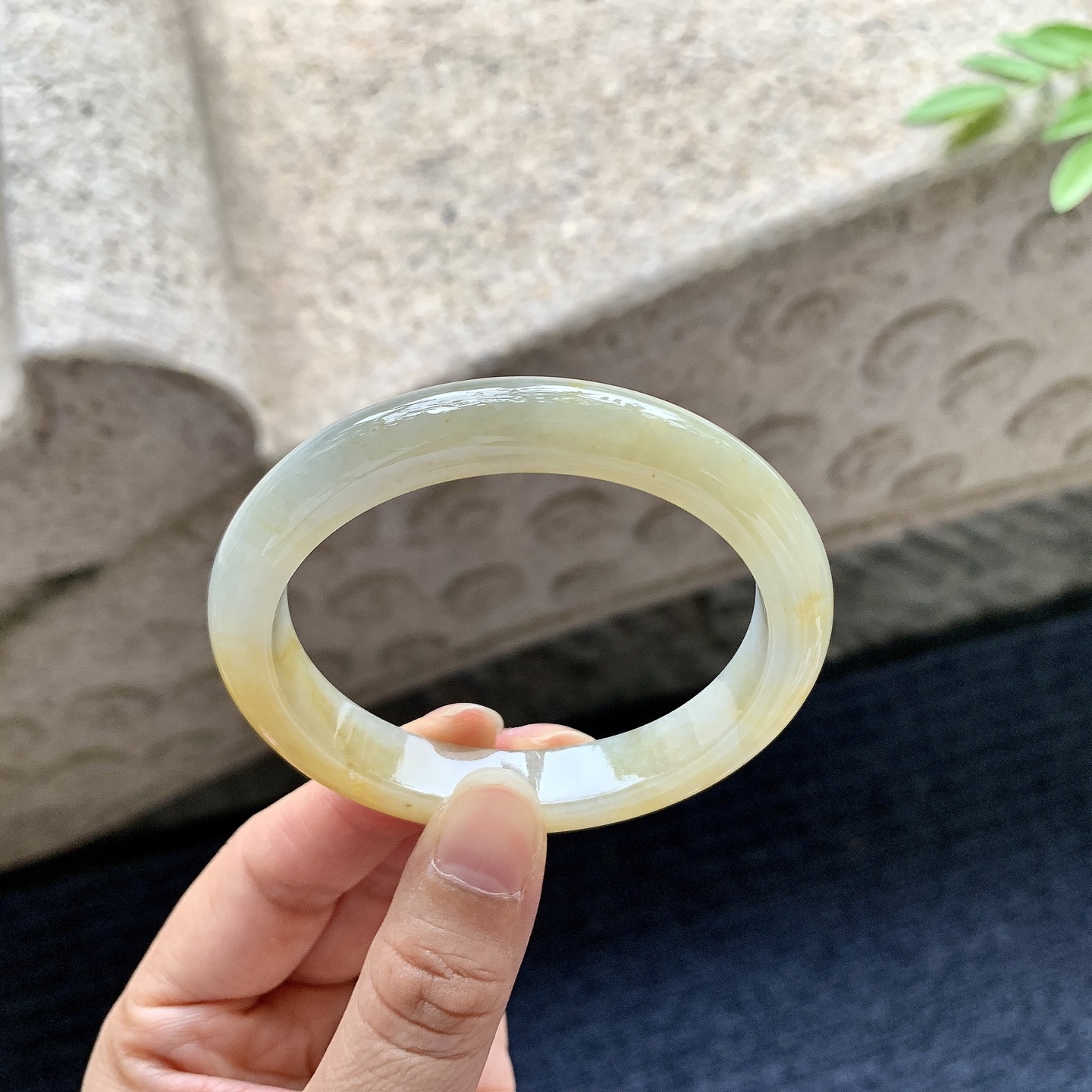 贵妃53 54，细糯黄翡，水润，种老，细腻，无裂。