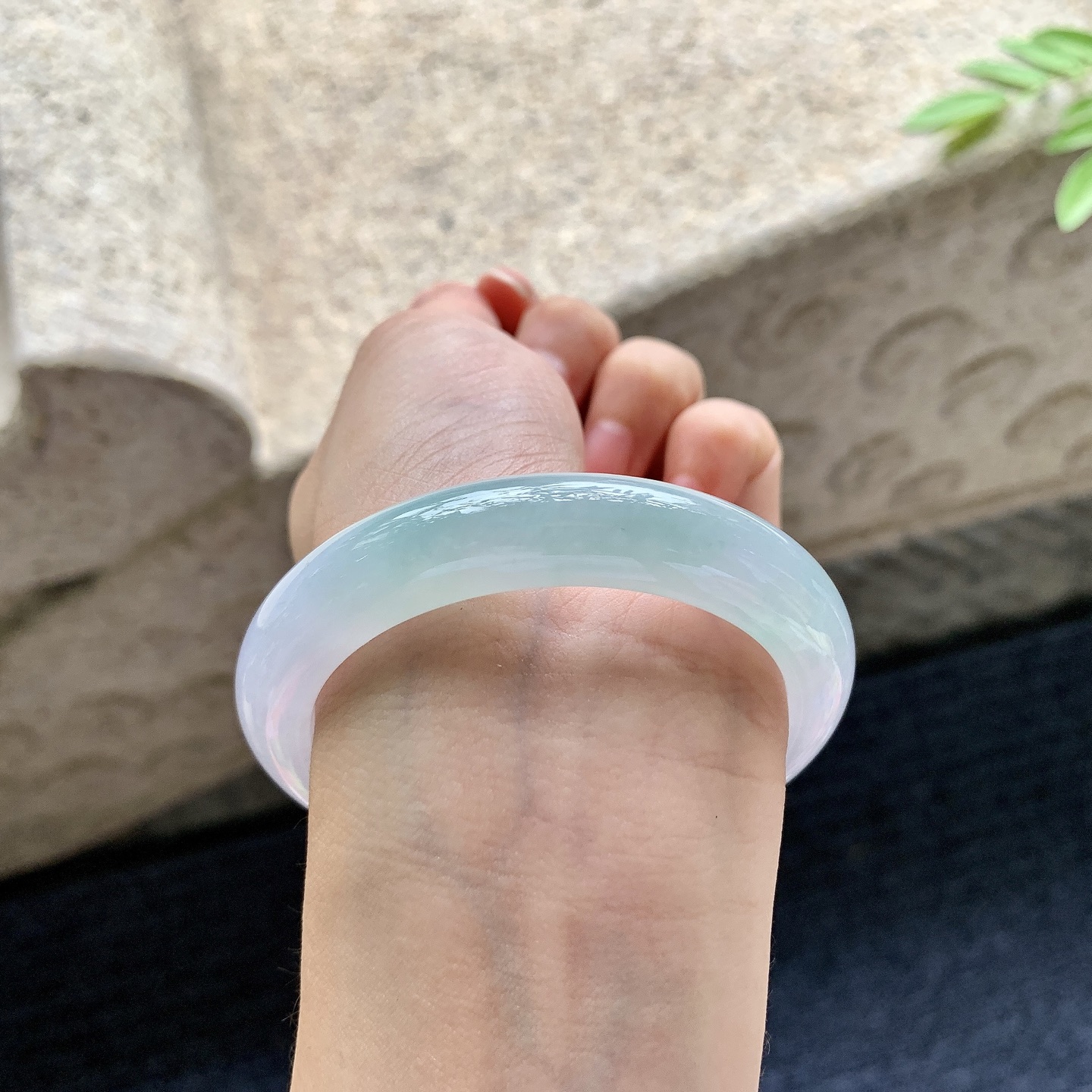 正圈53 54，圈口54/11/8.8，编码AD080414，糯冰春彩，水润，种老，细腻，无裂。