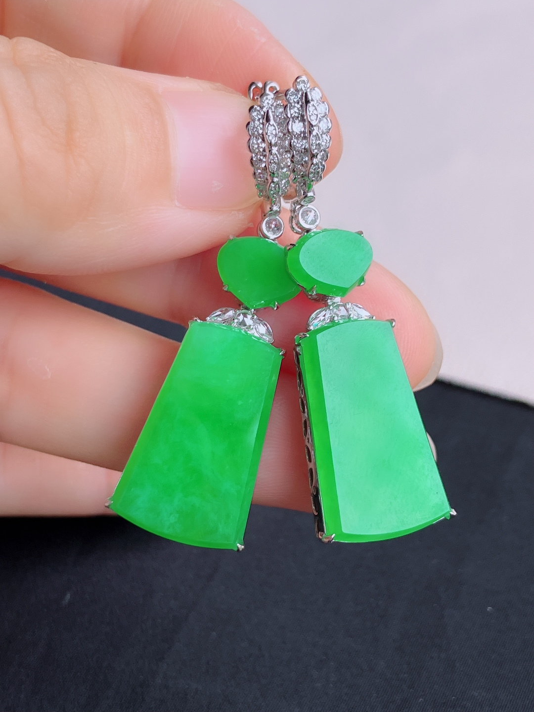 翠绿耳环，简约时尚，尺寸49.3/30.5/22/14.5/5.6/自然光实拍