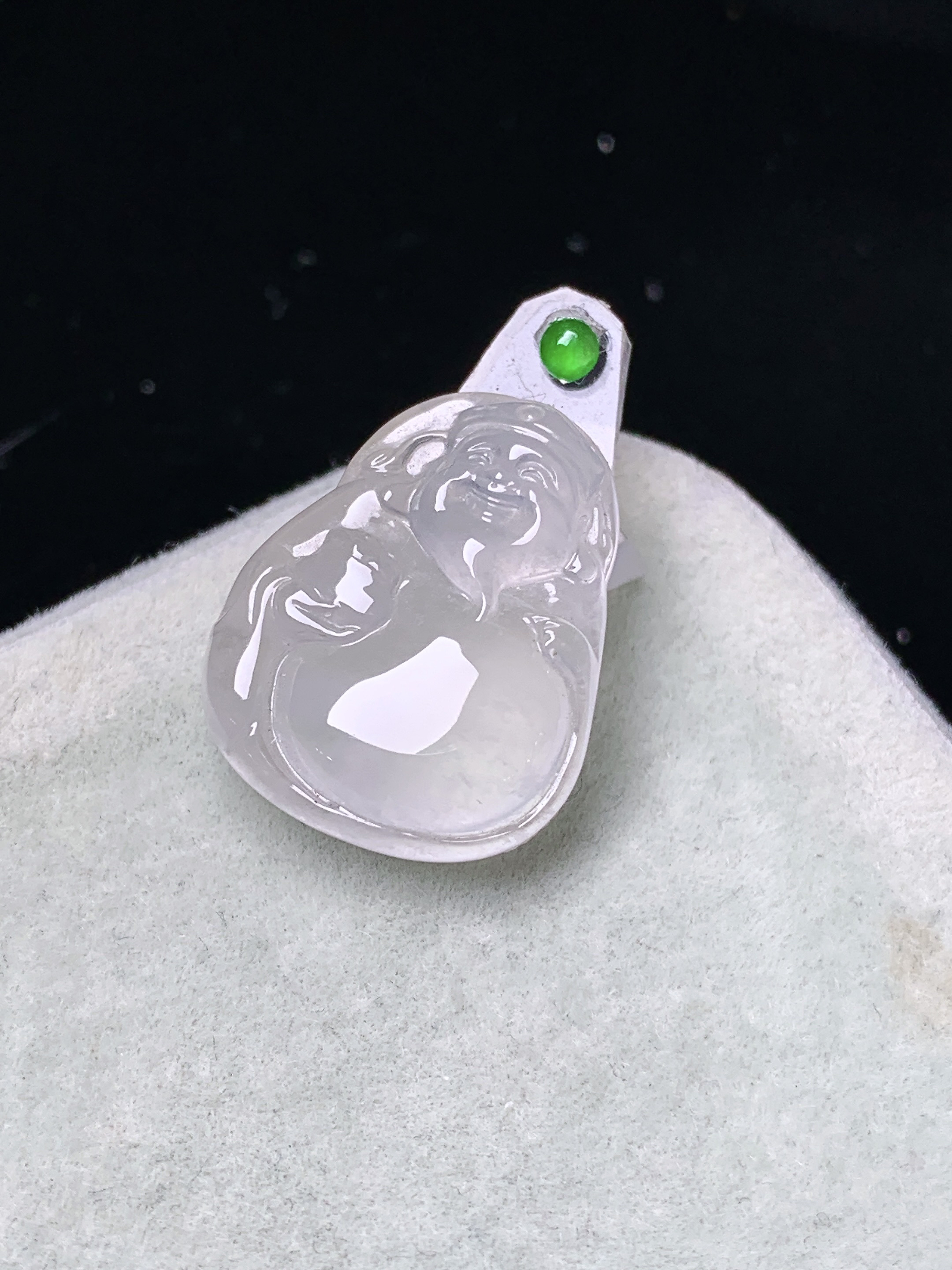 镶嵌款 冰种财神爷吊坠 玉质细腻 色泽艳丽清新 水润亮眼 整体尺寸18*14.5*3.8 2x