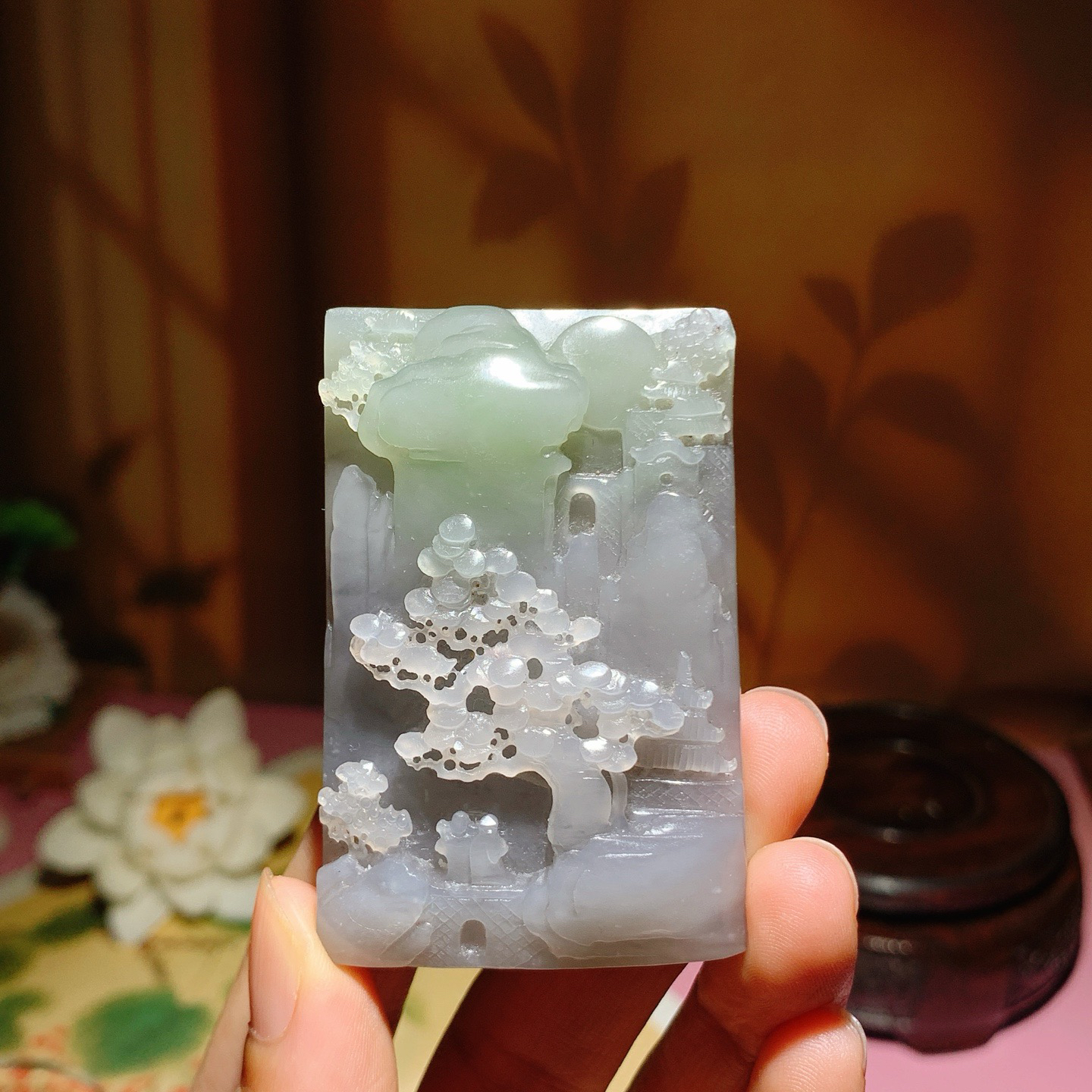 和田玉青海翠青山水怡情挂件！尺寸62/40/11重58克，玉质细腻油润 底色纯净 脂粉好，品质好！l