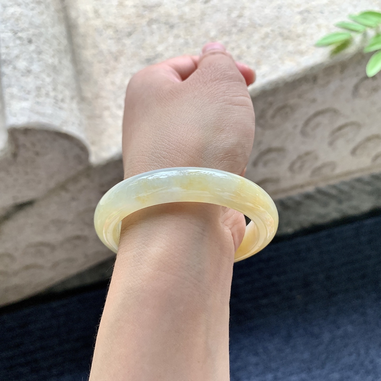 贵妃53 54，细糯黄翡，水润，种老，细腻，无裂。