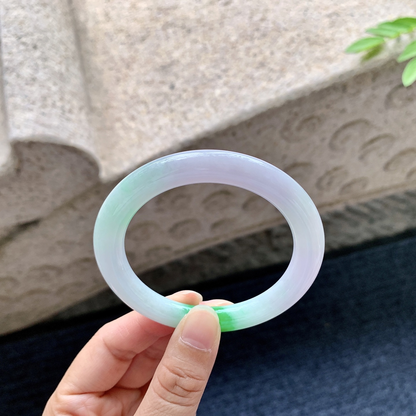 圆条53 54，细糯飘阳绿，水润，种老，细腻，无裂。