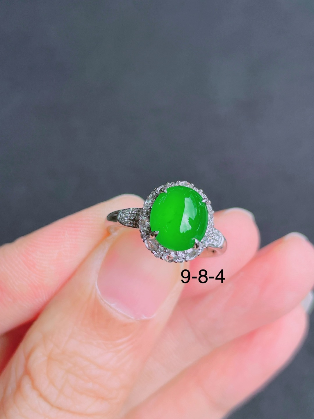 ️高冰绿蛋面戒指 晶莹剔透，新颖时尚，品相，9-8-4