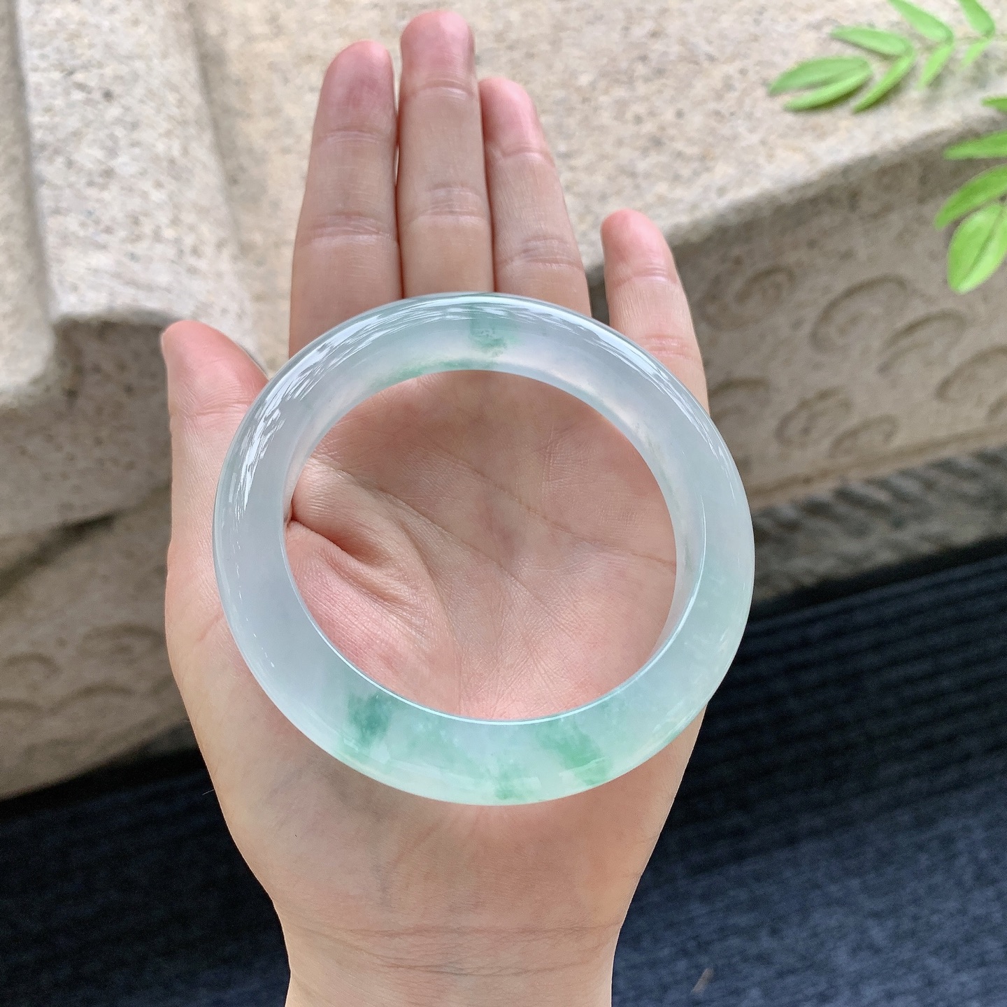 正圈57 58，圈口58.4/12.8/9.6，编码HC080209，冰种飘花，清透，水润，种老，细