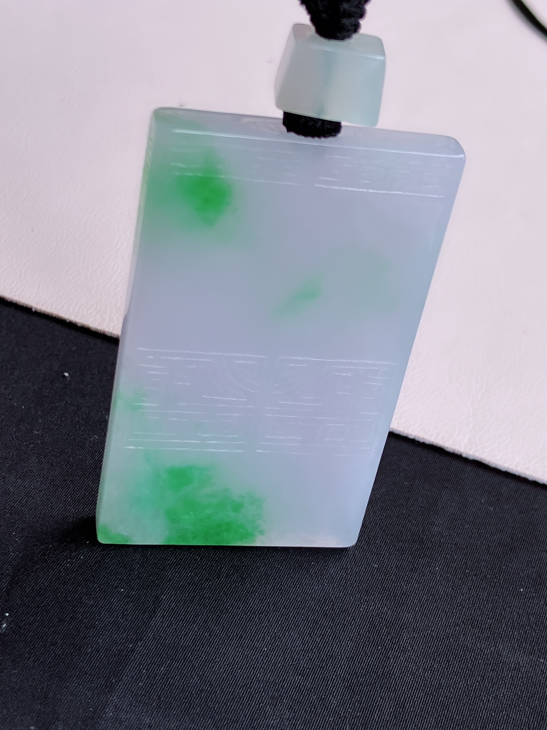 翠绿平安牌，色美清爽，尺寸59/35.3/6.3/自然光实拍