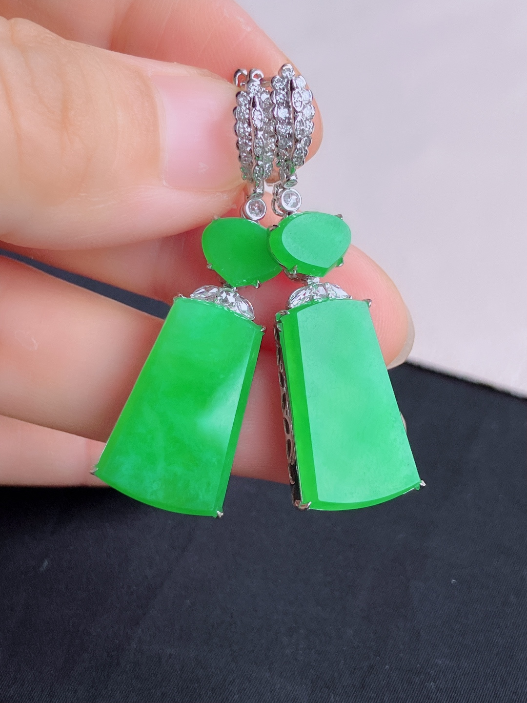 翠绿耳环，简约时尚，尺寸49.3/30.5/22/14.5/5.6/自然光实拍