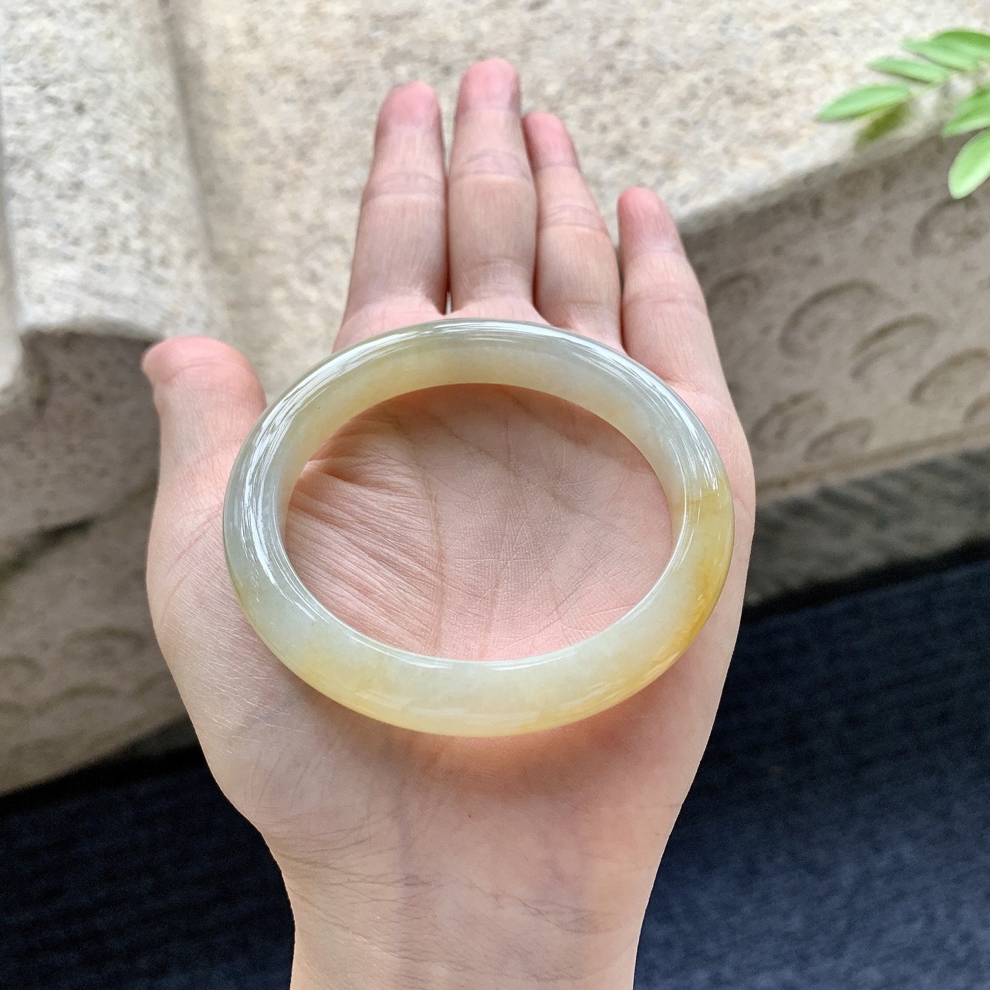 贵妃53 54，细糯黄翡，水润，种老，细腻，无裂。