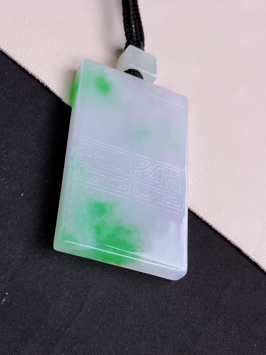 翠绿平安牌，色美清爽，尺寸59/35.3/6.3/自然光实拍