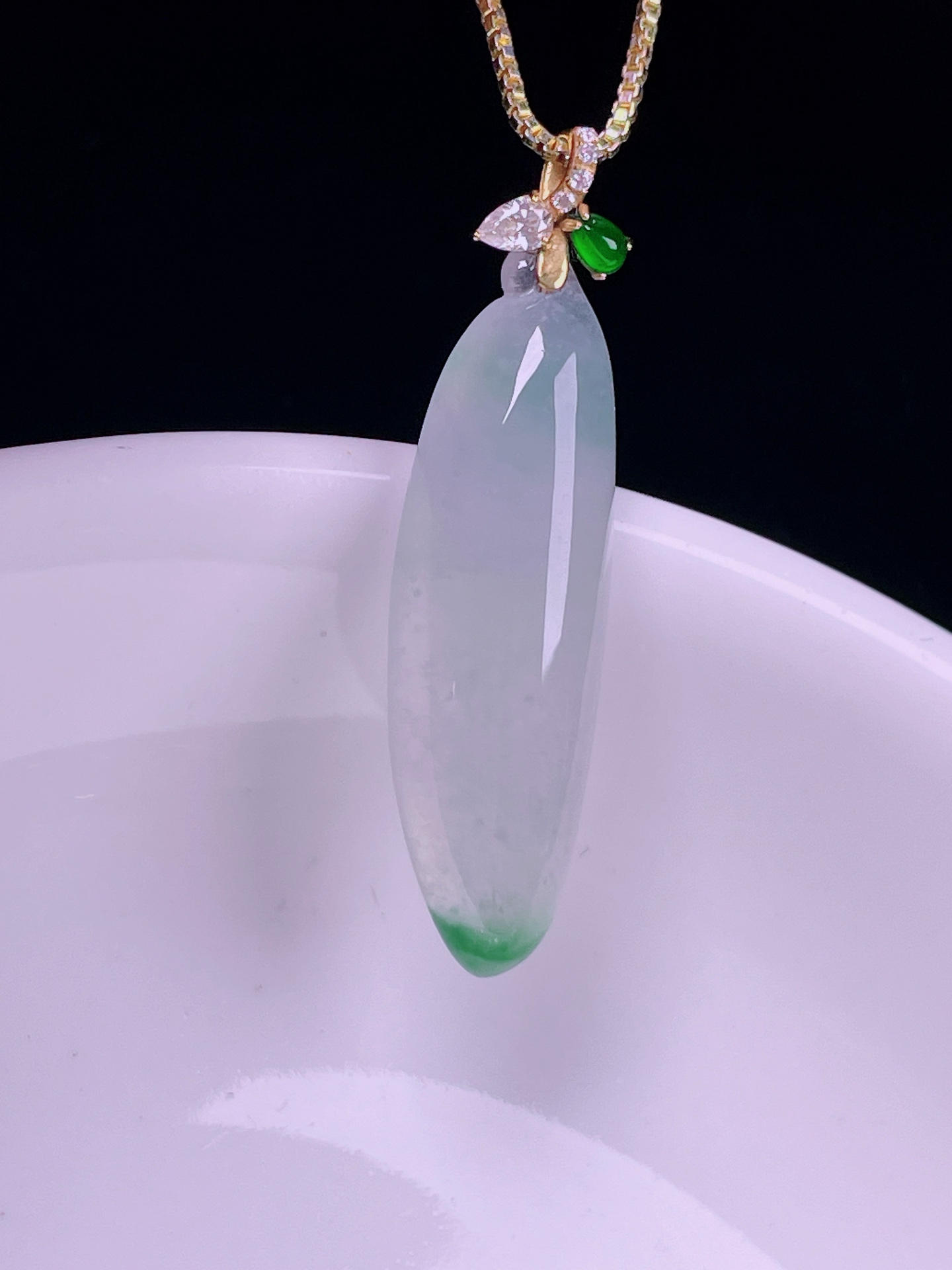 ️冰绿福瓜，老种起光，细底通透，尺寸：33.3裸石28/8.6/5.8mm0803