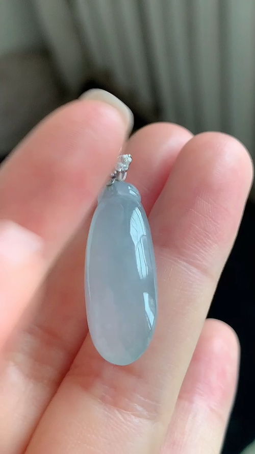 ️天然翡翠，冰胶福瓜18k金，尺寸29.5-12-5.5 ac731