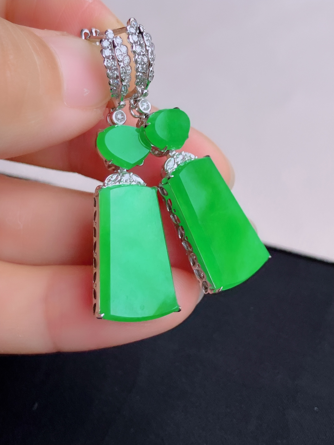 翠绿耳环，简约时尚，尺寸49.3/30.5/22/14.5/5.6/自然光实拍