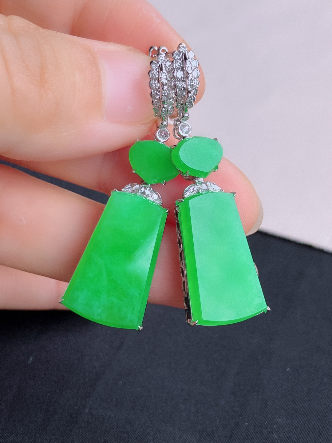 翠绿耳环，简约时尚，尺寸49.3/30.5/22/14.5/5.6/自然光实拍