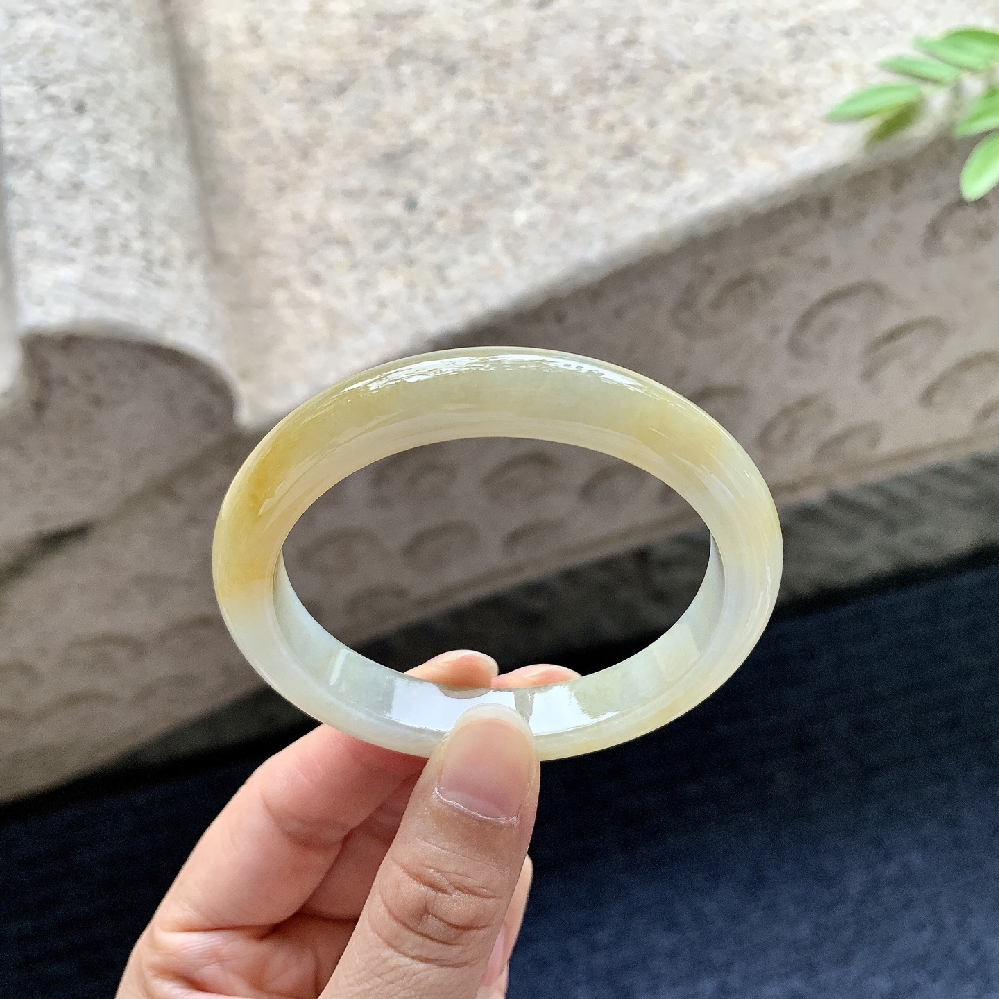 贵妃53 54，细糯黄翡，水润，种老，细腻，无裂。