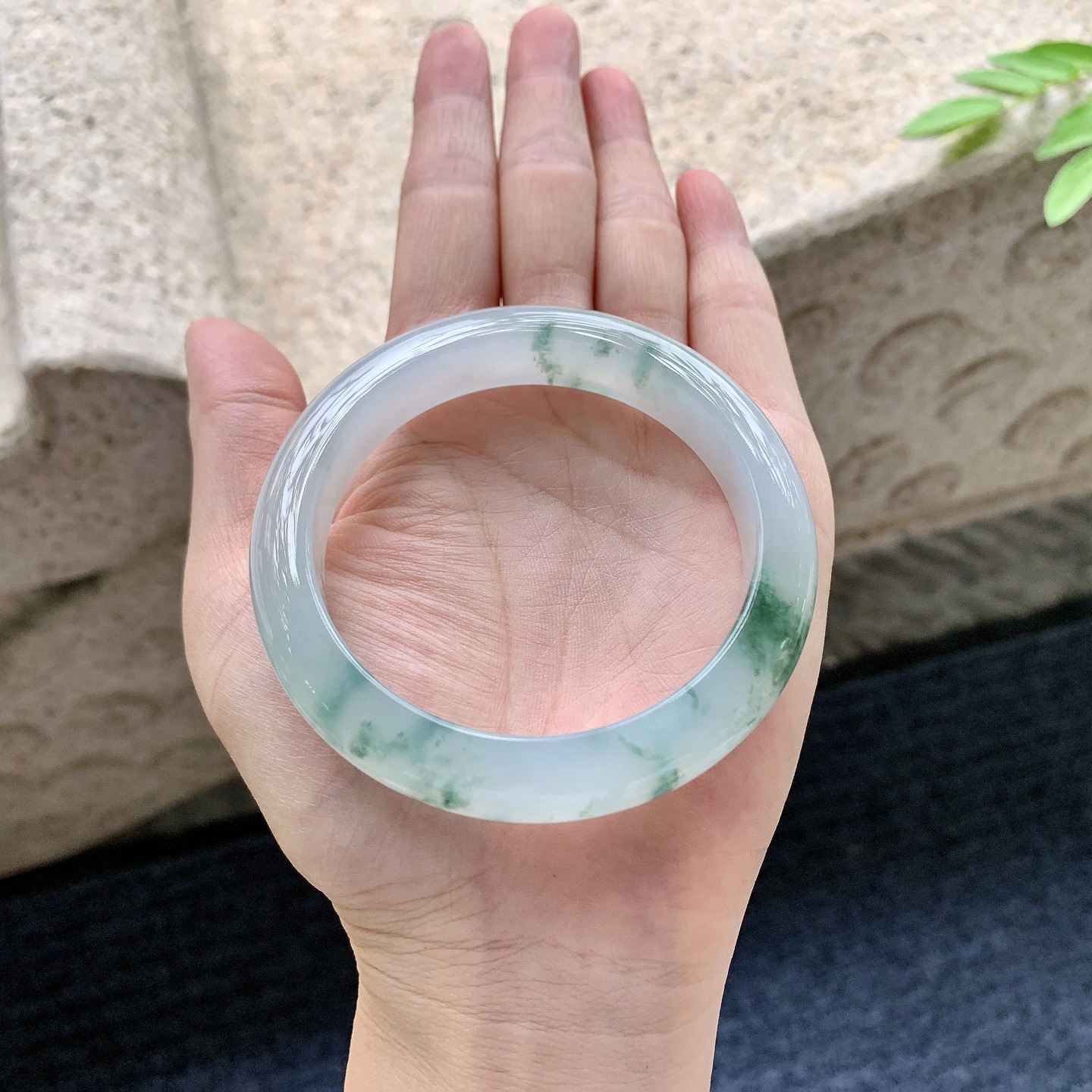 正圈55 56，圈口56.1/11.7/8.1，编码AD080418，冰糯飘花，水润，种老，细腻，无