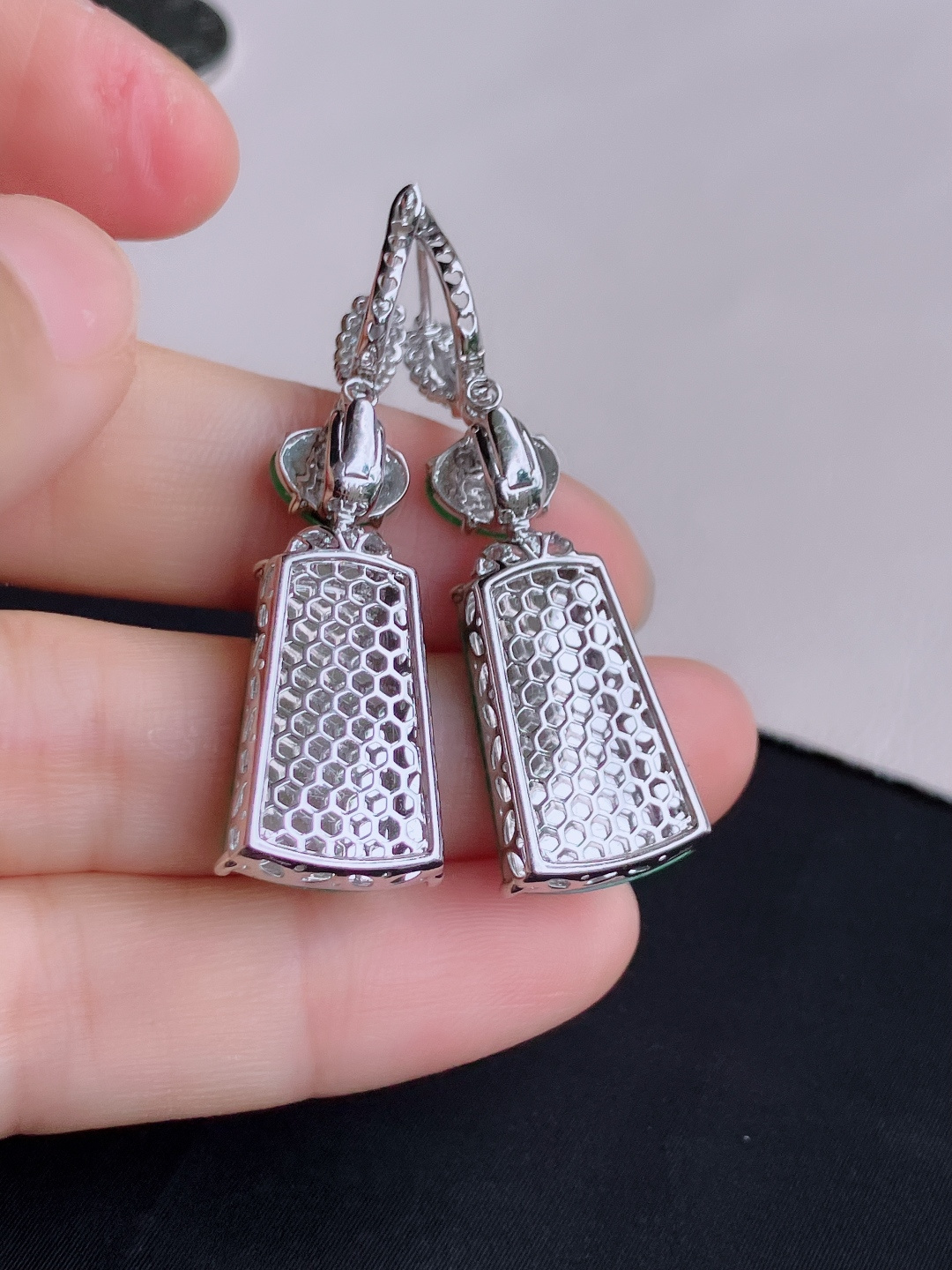 翠绿耳环，简约时尚，尺寸49.3/30.5/22/14.5/5.6/自然光实拍