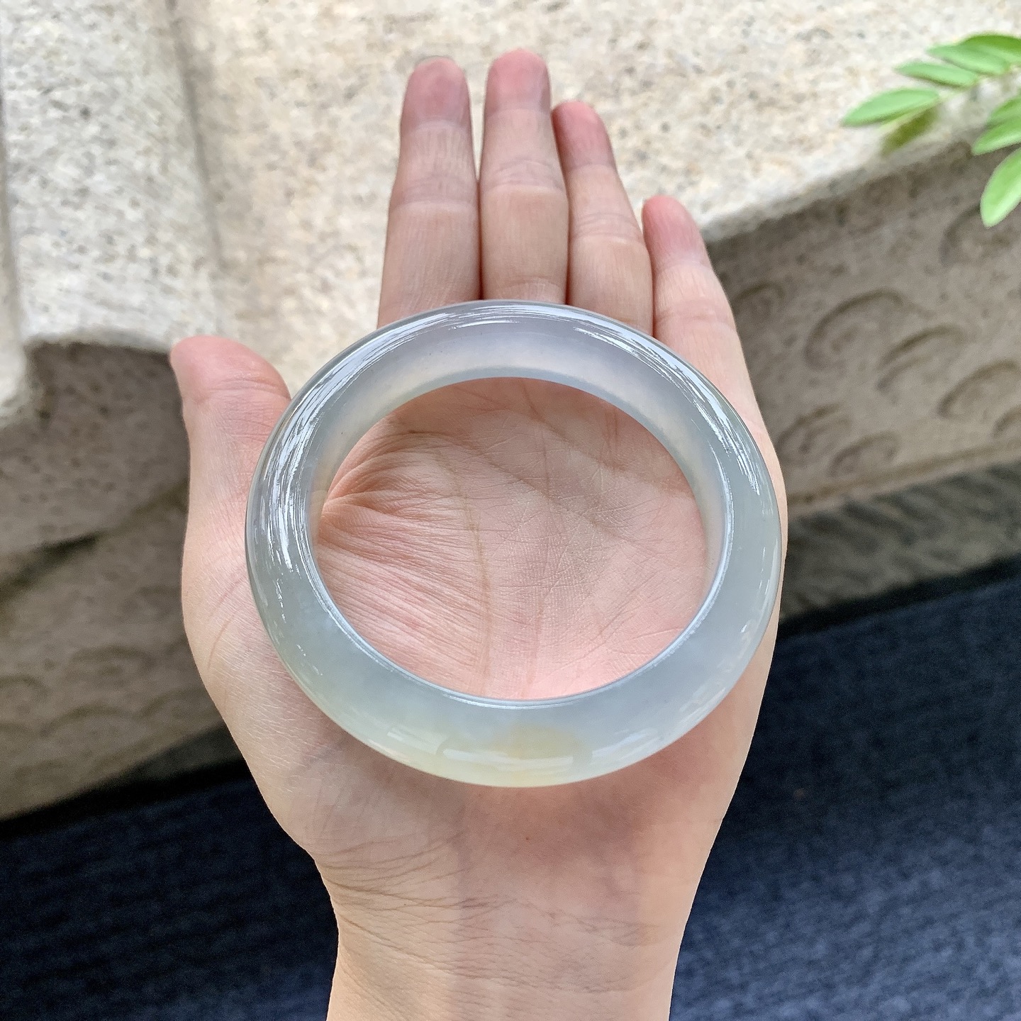 正圈55 56，圈口56.4/12.5/9.2，编码H9080417，冰糯飘黄翡，清透，水润，种老，