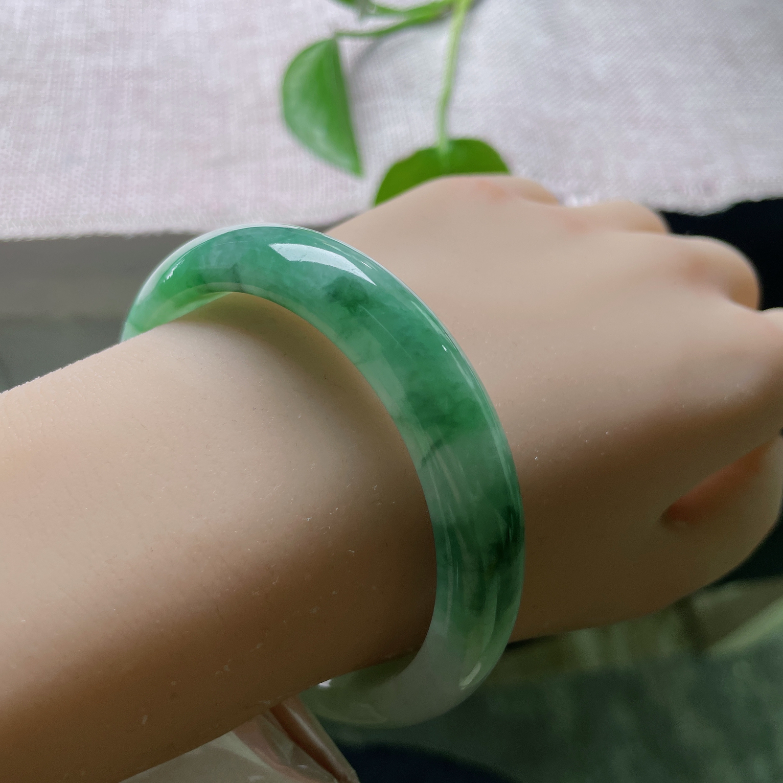 55.7/12.4/7.5飘绿正圈，皮纹，56983