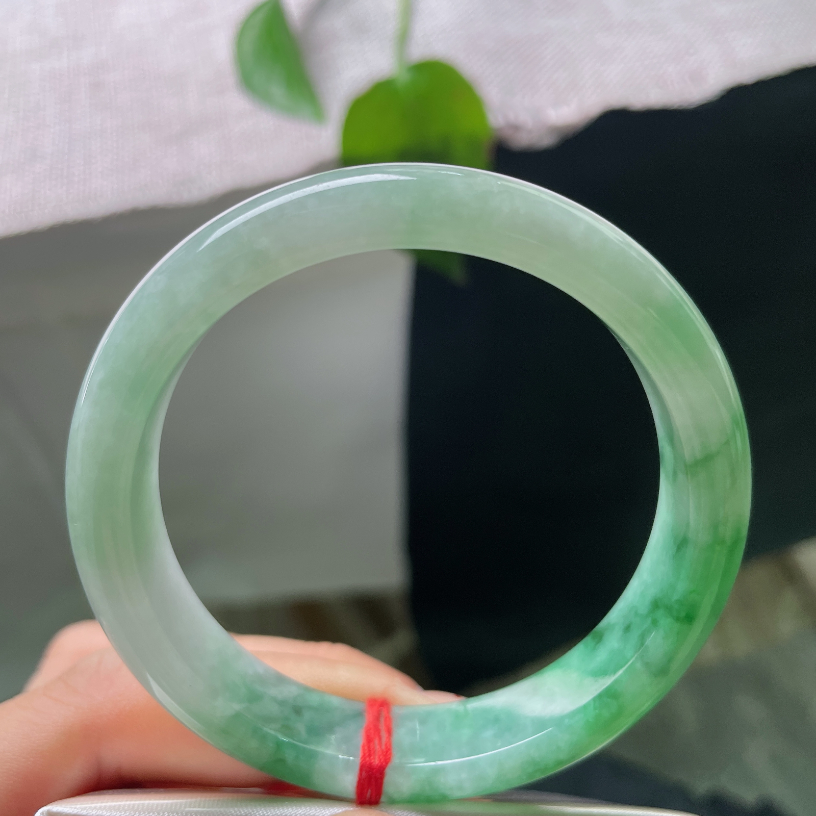55.7/12.4/7.5飘绿正圈，皮纹，56983