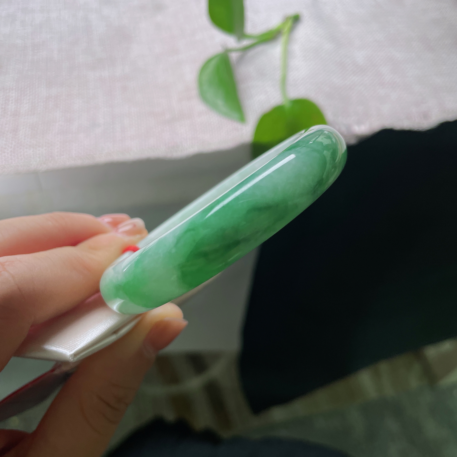 55.7/12.4/7.5飘绿正圈，皮纹，56983