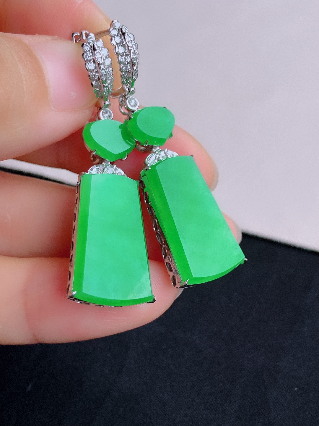 翠绿耳环，简约时尚，尺寸49.3/30.5/22/14.5/5.6/自然光实拍