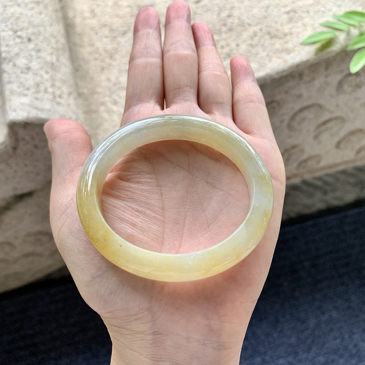 贵妃53 54，细糯黄翡，水润，种老，细腻，无裂。