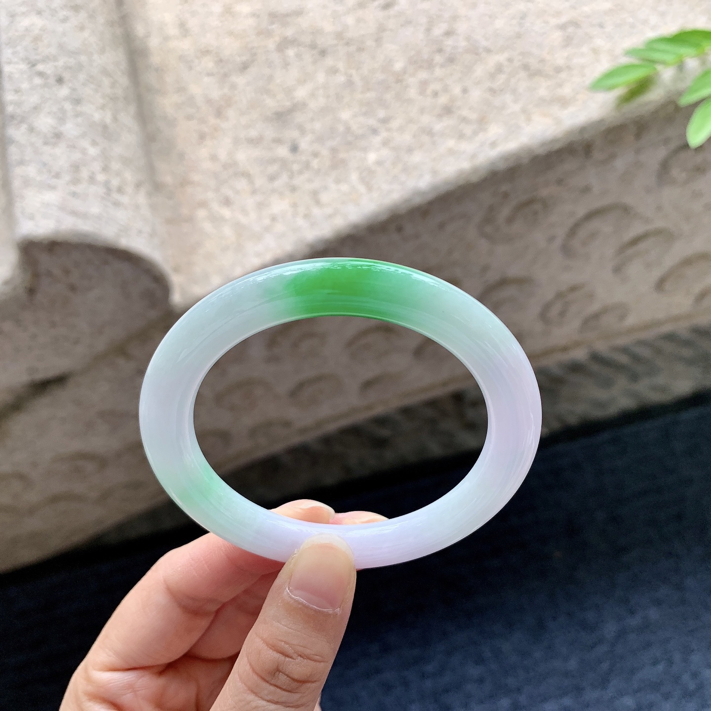 圆条53 54，细糯飘阳绿，水润，种老，细腻，无裂。