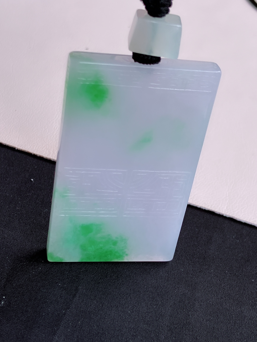 翠绿平安牌，色美清爽，尺寸59/35.3/6.3/自然光实拍
