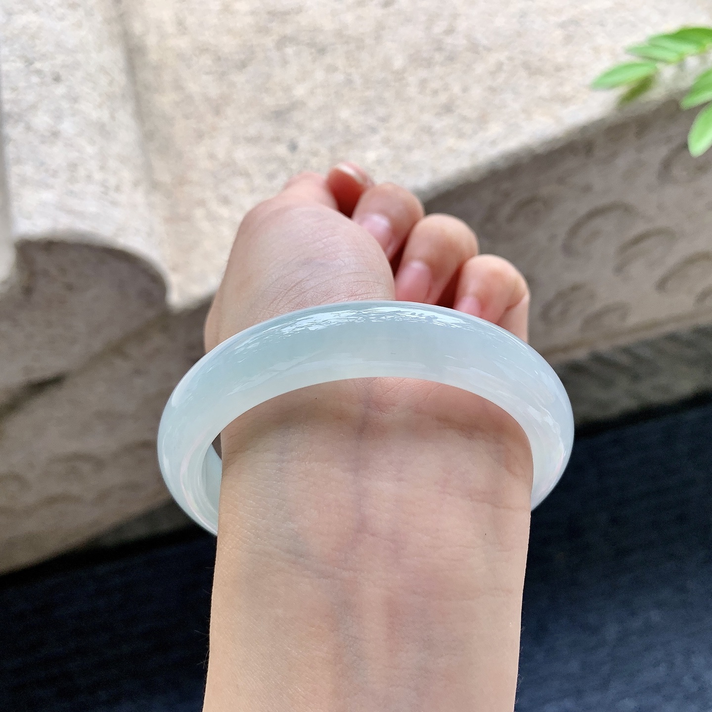 正圈57 58，圈口58.5/12.7/8.3，编码AD080420，细糯晴底，水润，种老，细腻，无裂