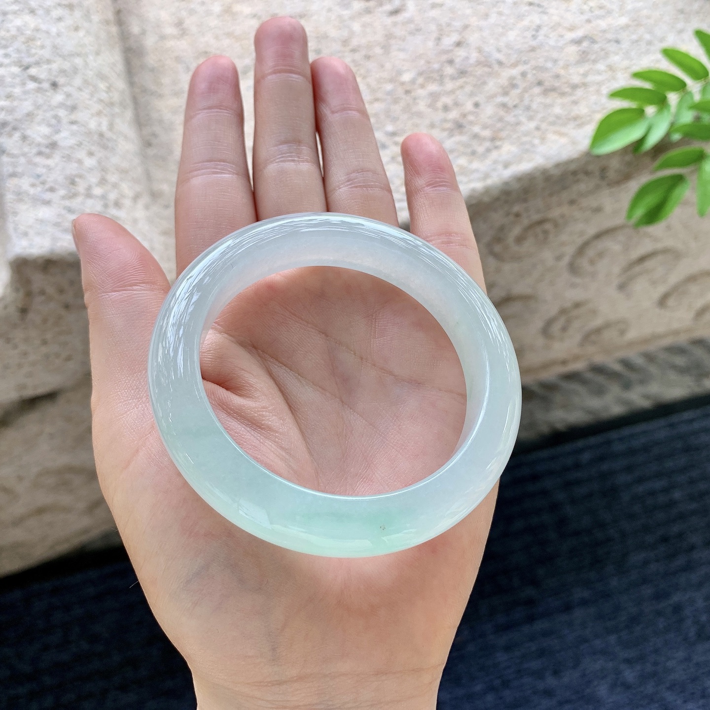 正圈53 54，圈口54.8/11.8/9，编码G7080534，描述：冰糯飘绿，水润，种老，细腻，