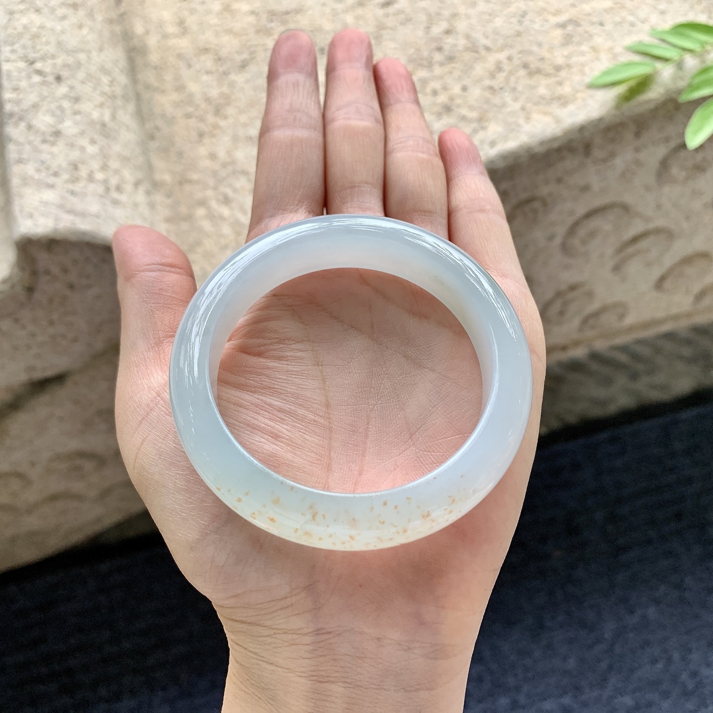 正圈52 53，圈口53.4/12.8/8.5，编码H9080412，冰糯飘黄翡，水润，种老，细腻，