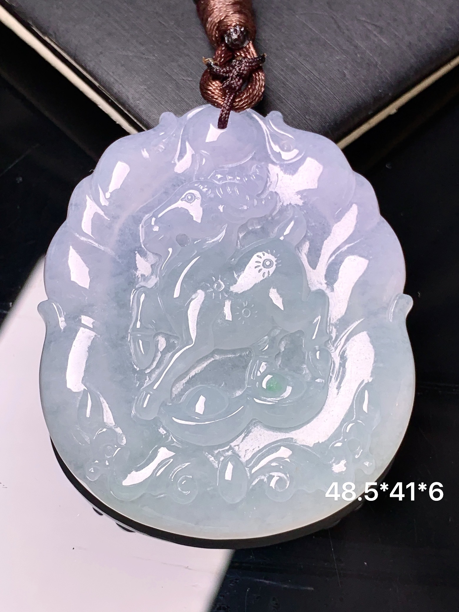 生肖羊牌吊坠 玉质细腻 色泽艳丽清新 水润亮眼 整体尺寸48.5*41*6 b2
