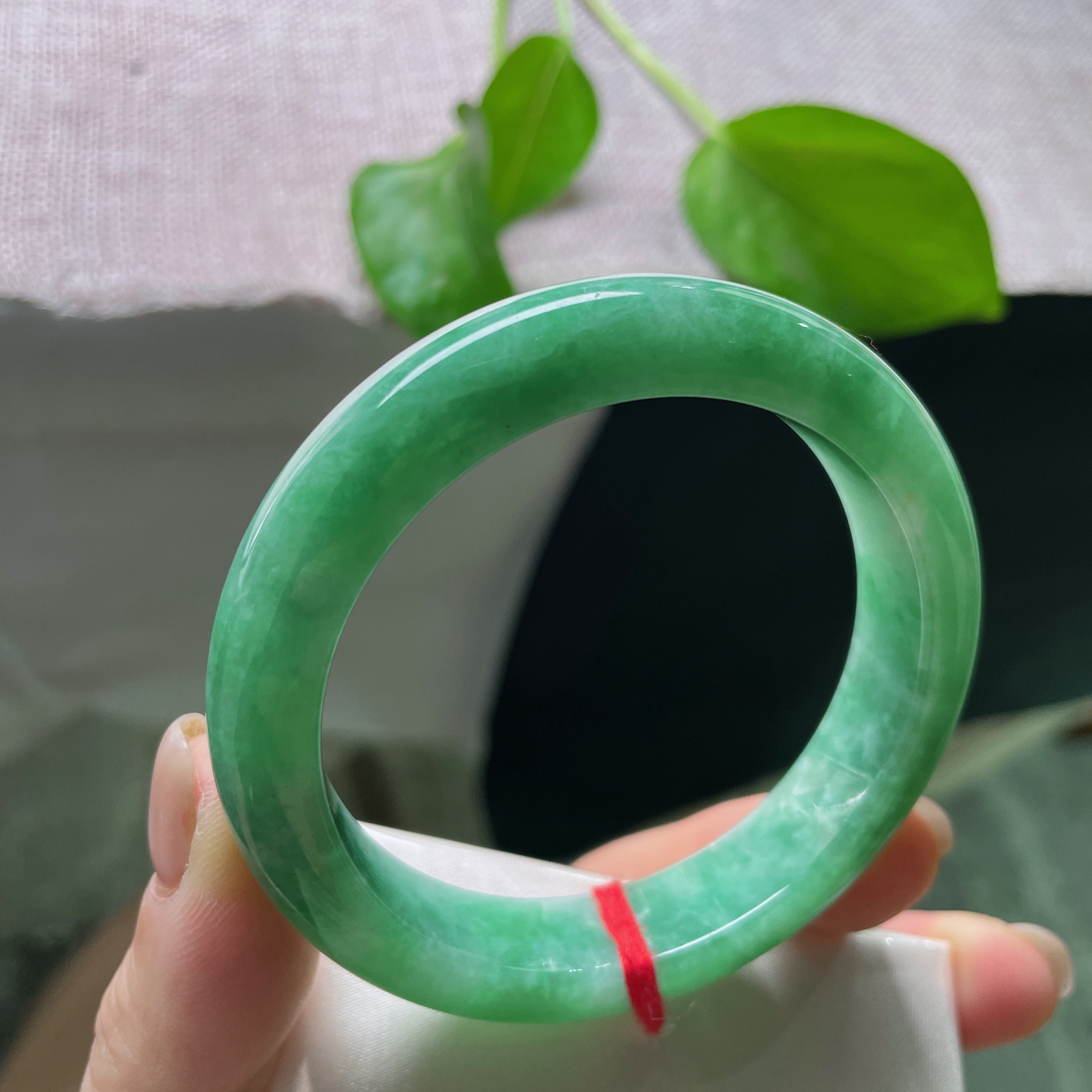 特惠活动#55/12.1/8.7，绿底，水润，细腻，优雅，贵气，耐看，一点棉纹，ss54036a