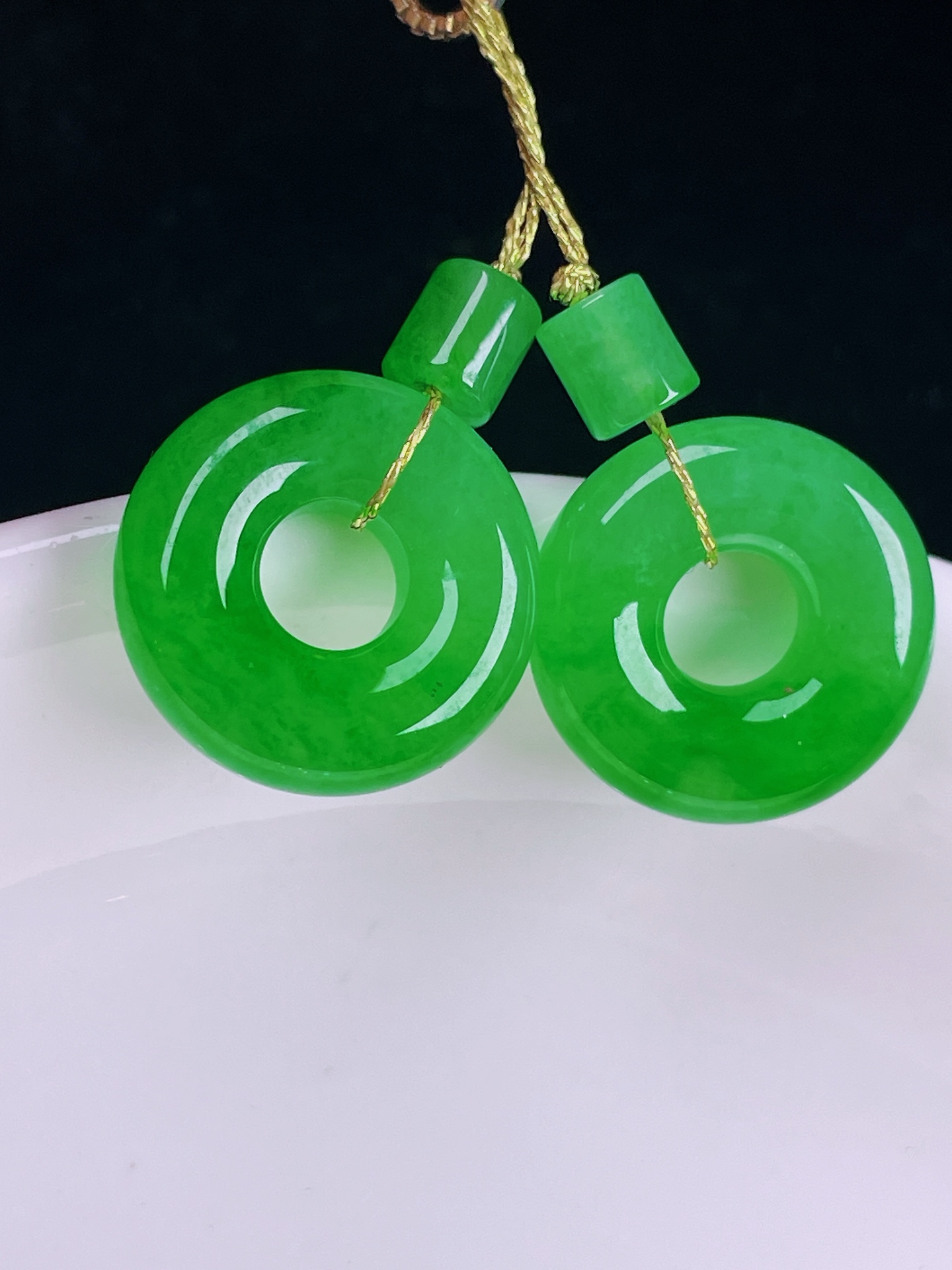 ️辣绿耳坠，老种起光，细底通透，尺寸：裸石14.5/4.3mm0704