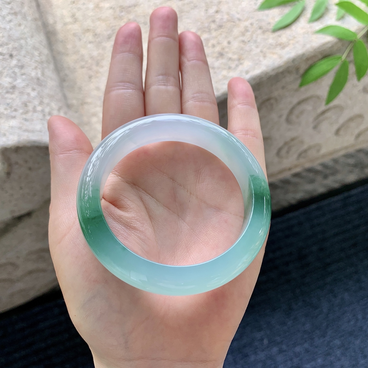 正圈53 54，圈口54.8/12.2/8.6，编码A1072751，描述冰飘绿，清透，水润，种老，