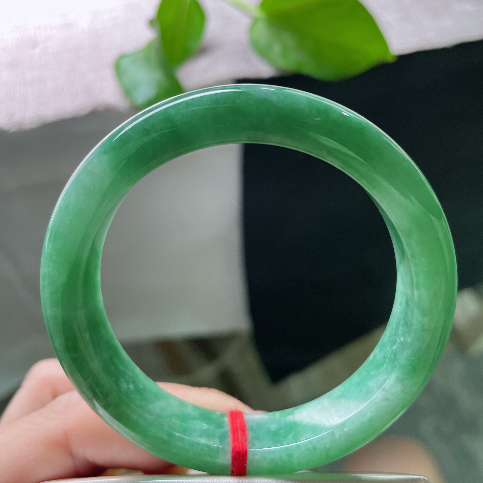 特惠活动#55/12.1/8.7，绿底，水润，细腻，优雅，贵气，耐看，一点棉纹，ss54036a