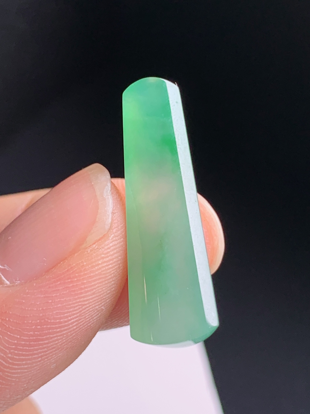 ️ 冰飘绿无事牌裸石，种老色艳，质地温润，端庄大气，裸石26-8.5-4.5