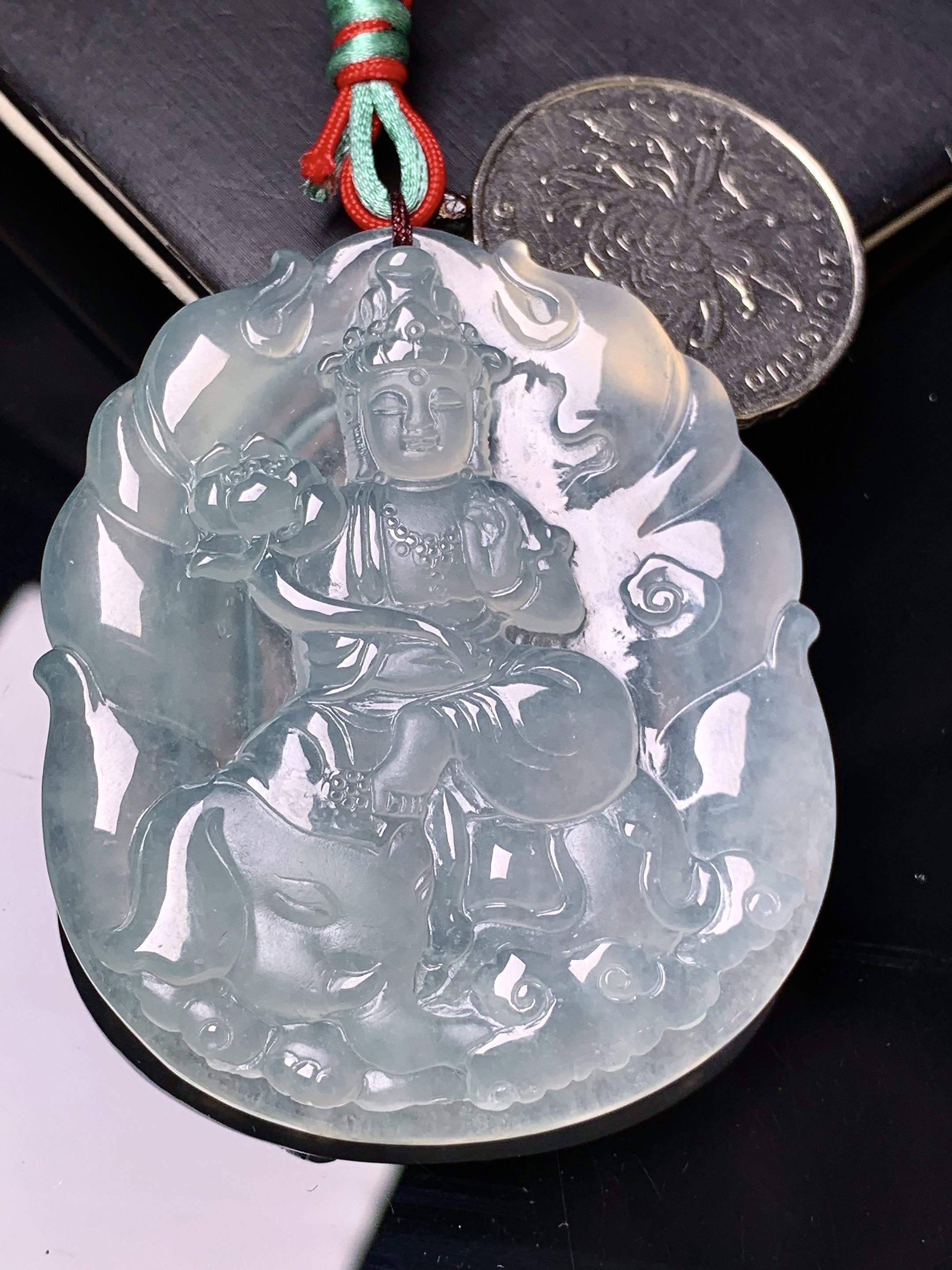冰种普贤观音菩萨吊坠 玉质细腻 色泽艳丽清新 水润亮眼 整体尺寸51.5*43.2*6 b2