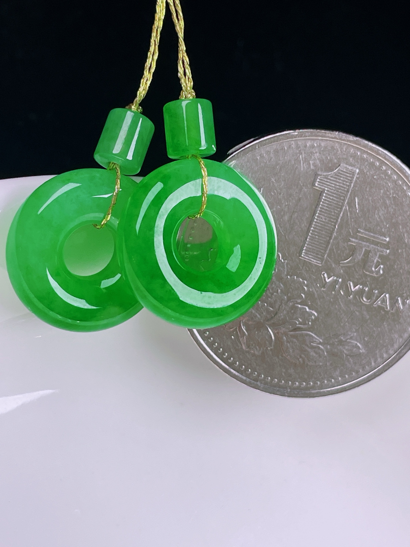 ️辣绿耳坠，老种起光，细底通透，尺寸：裸石14.5/4.3mm0704
