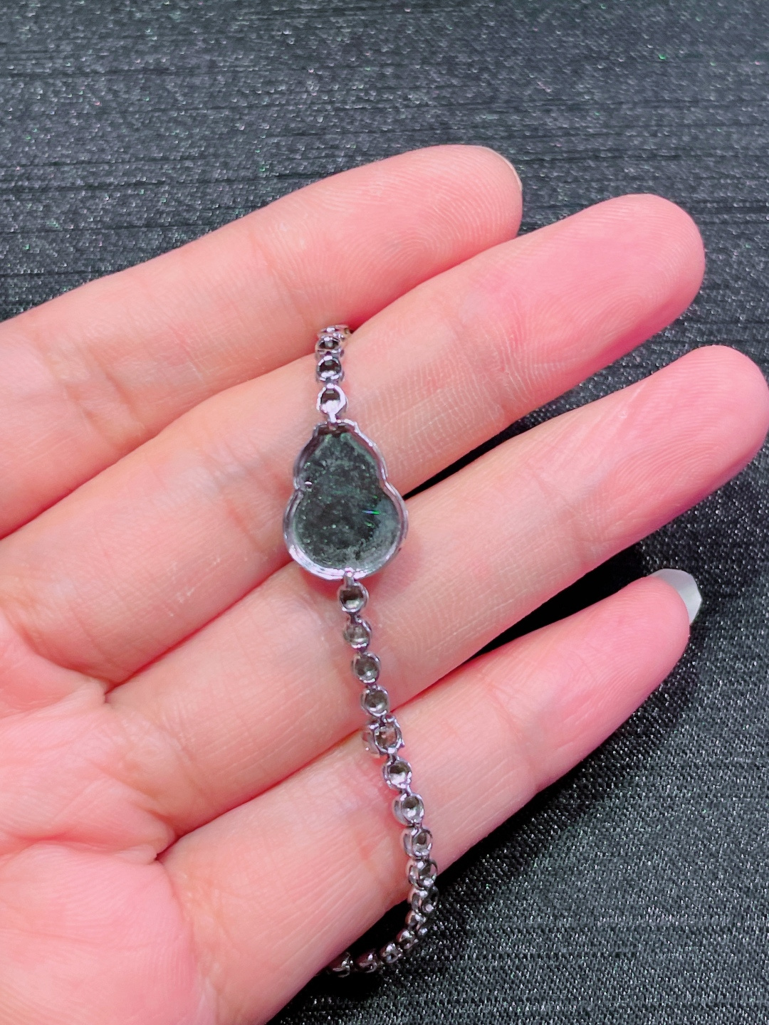 ️高冰绿葫芦手链，晶莹剔透，新颖时尚，品相，14-11.5-3
