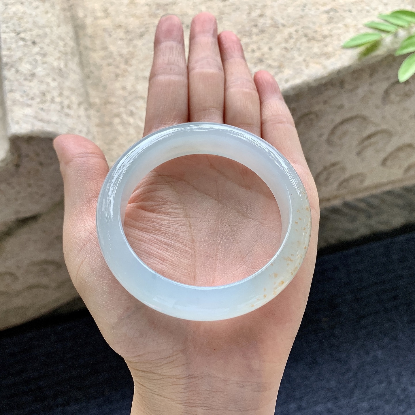 正圈52 53，圈口53.4/12.8/8.5，编码H9080412，冰糯飘黄翡，水润，种老，细腻，打灯有棉线