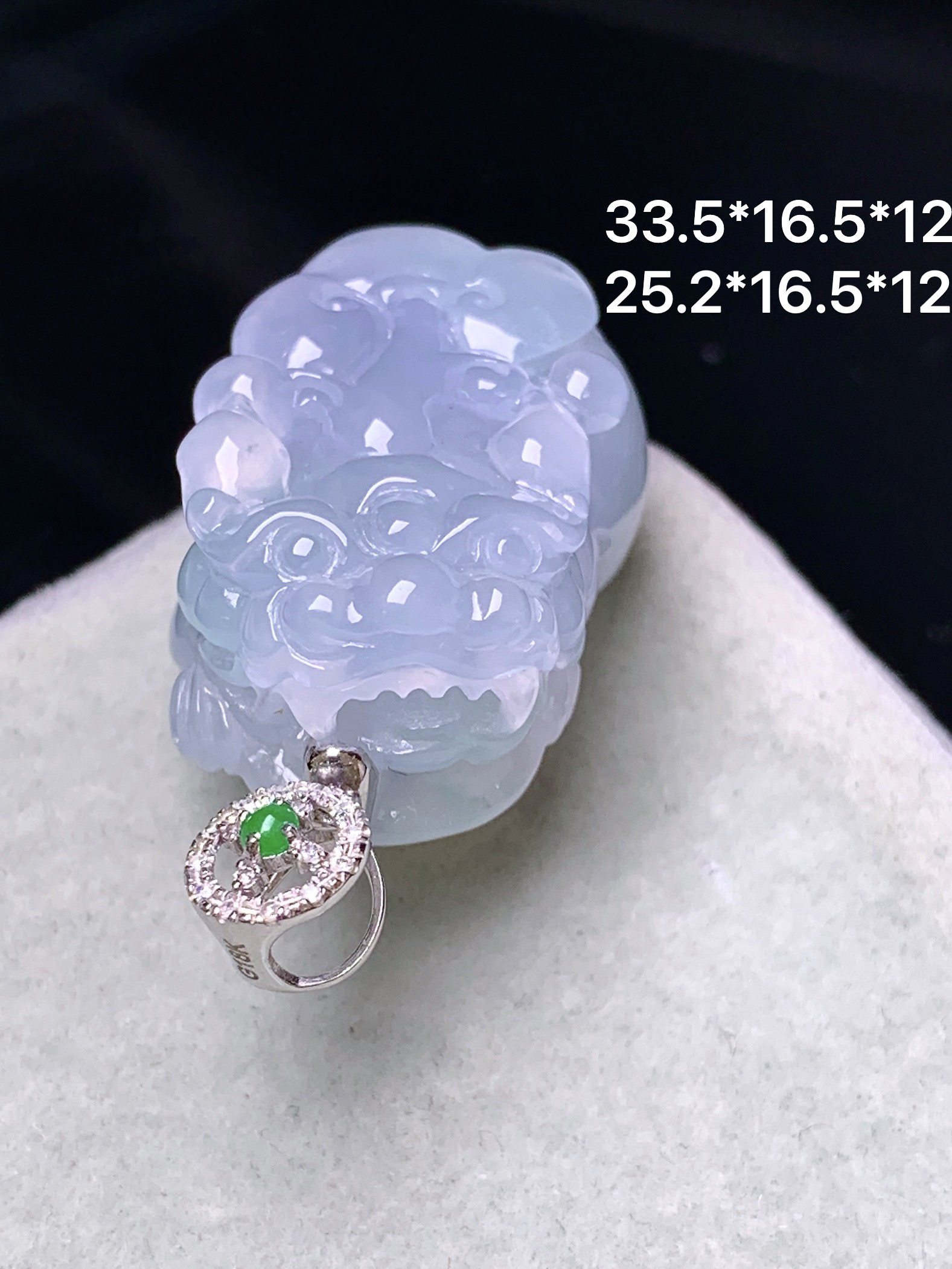 18k金镶嵌貔貅吊坠 玉质细腻 色泽艳丽清新 水润亮眼 整体尺寸33.5*16.5*12 b1