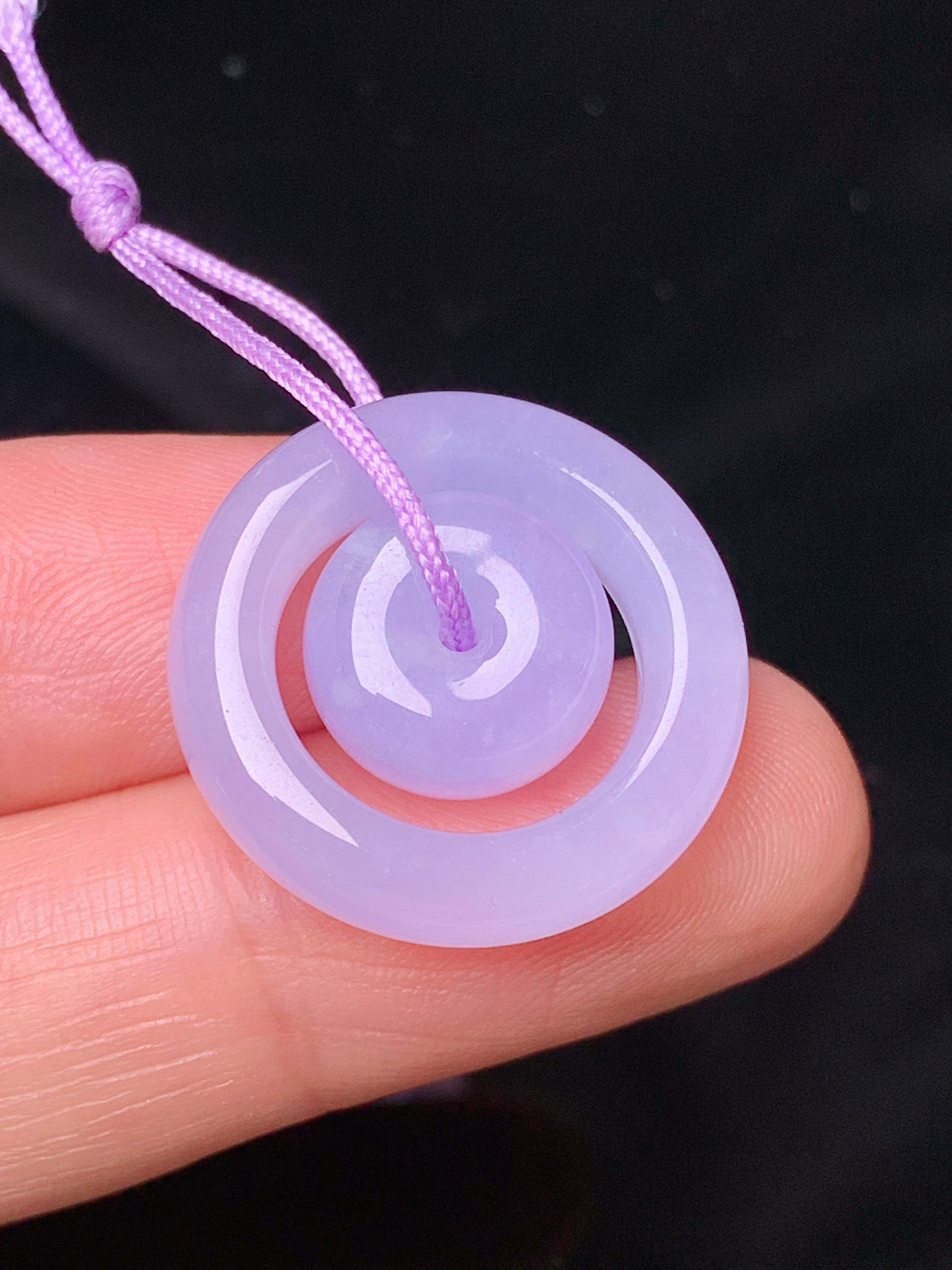 紫罗兰子母扣吊坠 玉质细腻 色泽艳丽清新 水润亮眼 整体尺寸21.3*5.5 b1