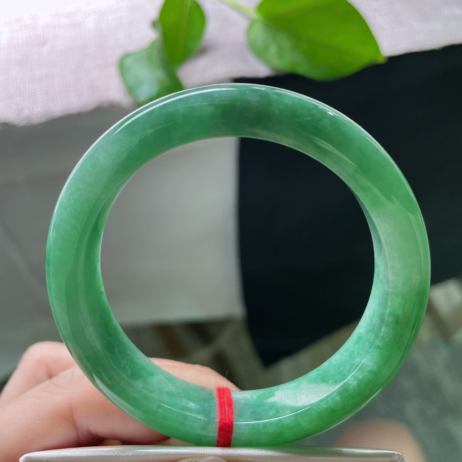 特惠活动#55/12.1/8.7，绿底，水润，细腻，优雅，贵气，耐看，一点棉纹，ss54036a