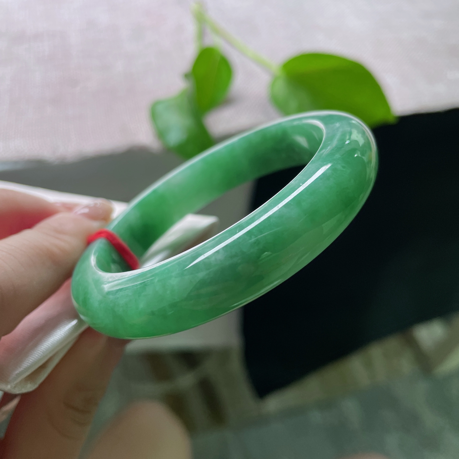 特惠活动#55/12.1/8.7，绿底，水润，细腻，优雅，贵气，耐看，一点棉纹，ss54036a