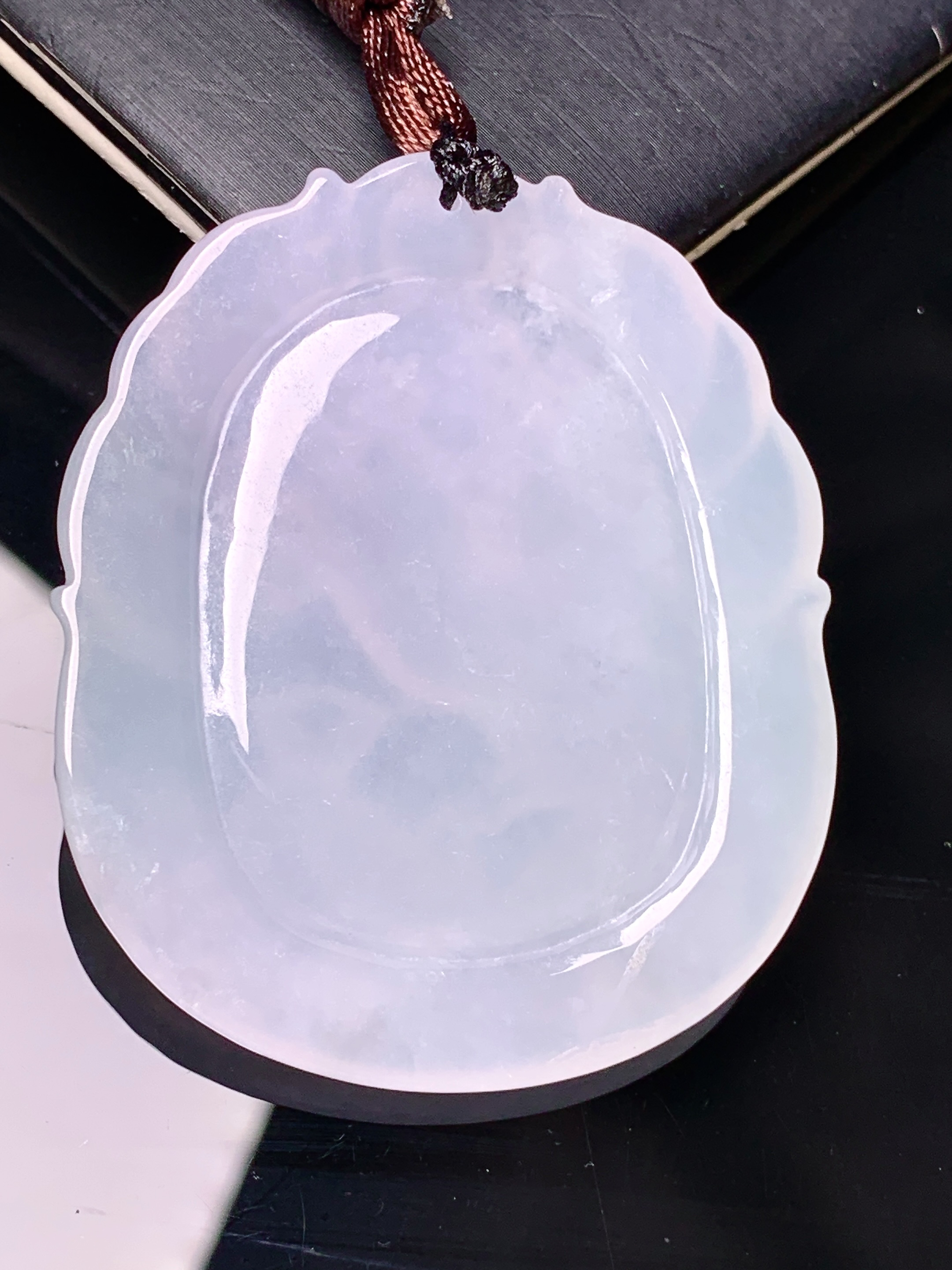 生肖马牌吊坠 玉质细腻 色泽艳丽清新 水润亮眼 整体尺寸50.3*42*5.8 b2