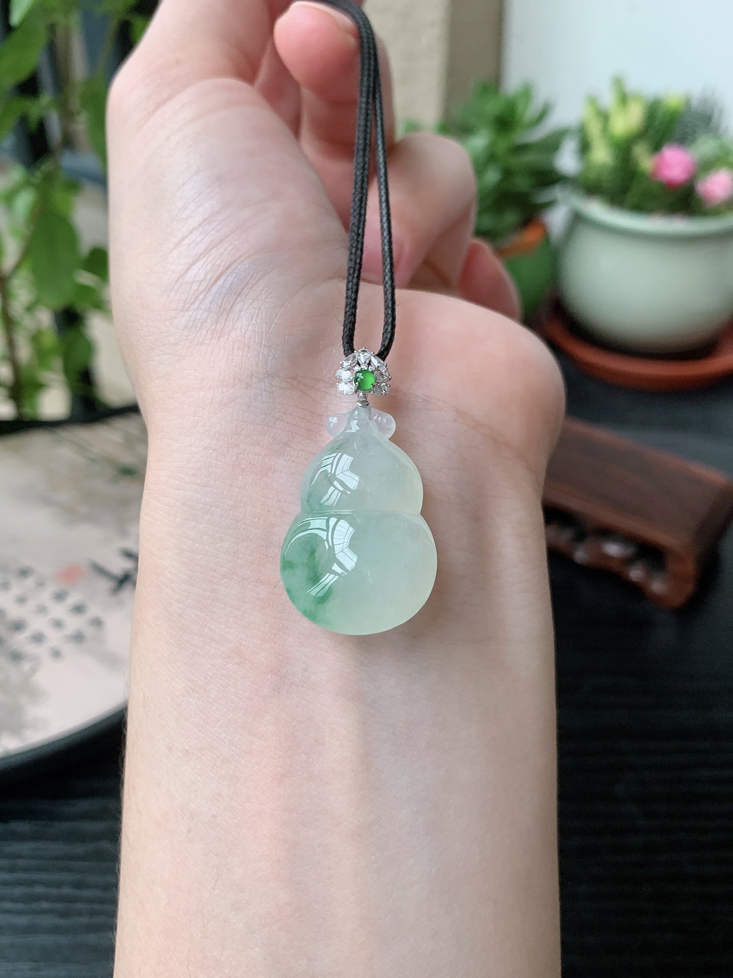 18k金镶嵌老坑冰种胶感飘花葫芦吊坠，裸石尺寸:27.4-18-8.5mm