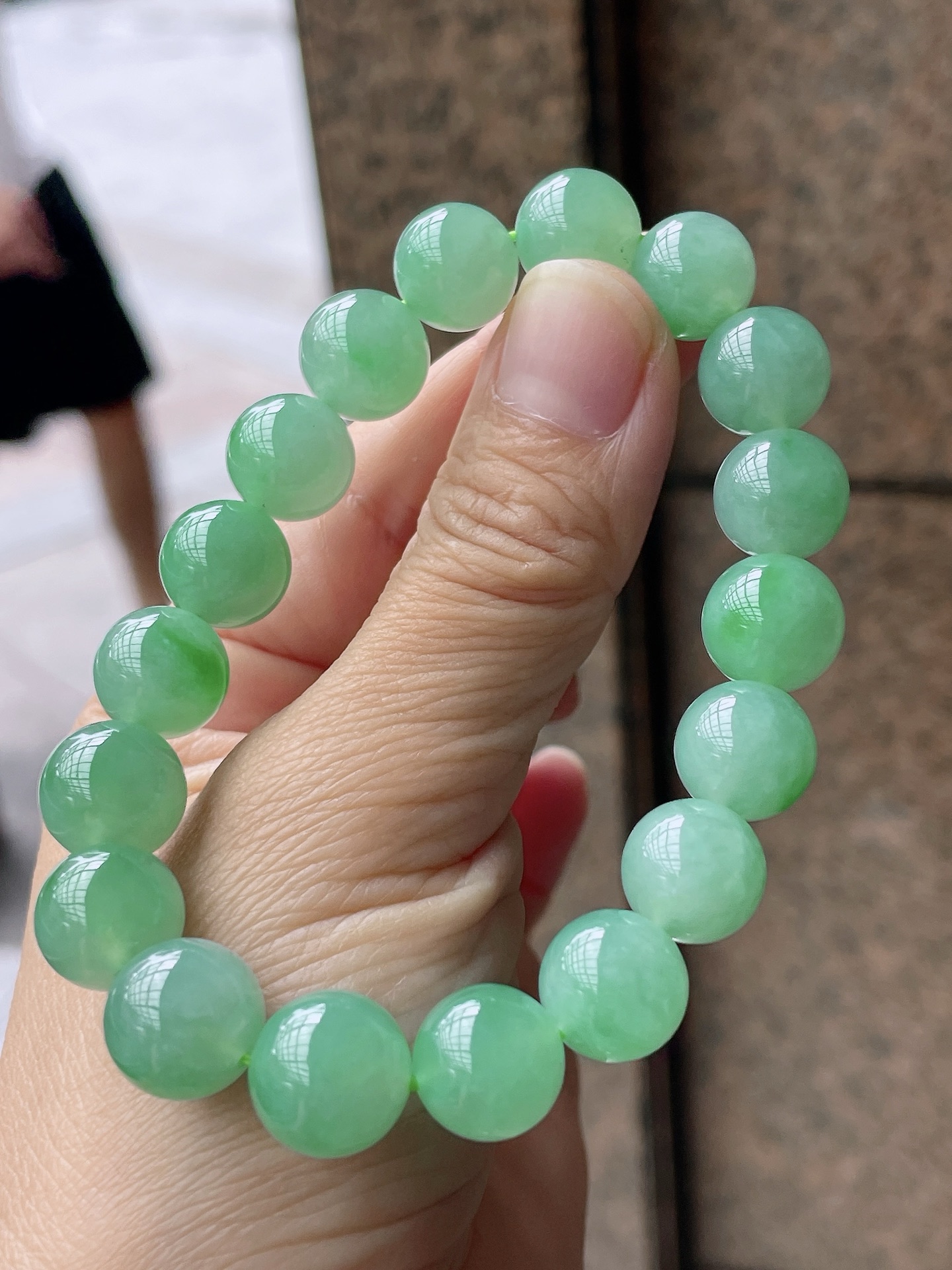 ️ 冰种阳绿手链 色泽浓郁，油润冰胶 尺寸：11.8